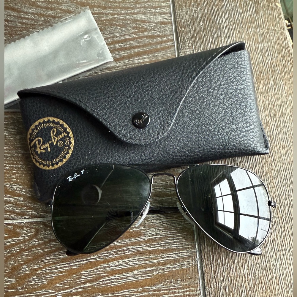 Ray-Ban Aviator Sunglasses - Black